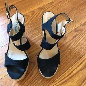 Steve Madden black wedges